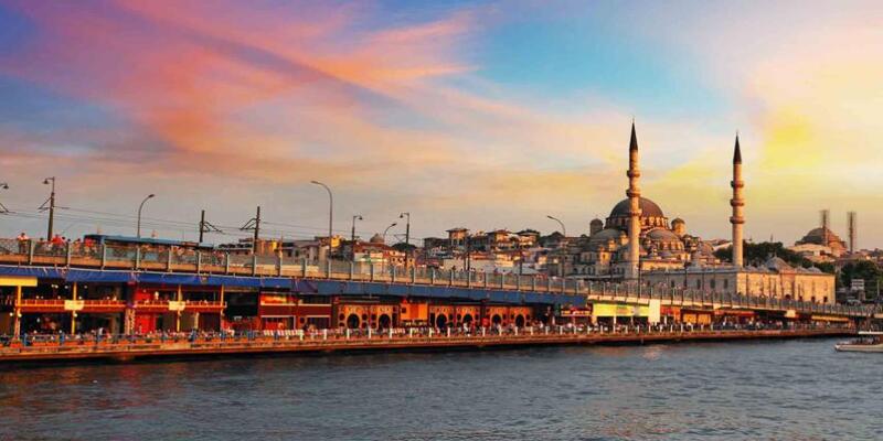 İstanbul'un Tarihi, Kültürel Dokusunun Nasıl Bozulduğunun Traji-Komik Anlatımı