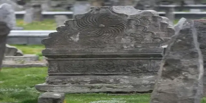 Kimliğimizin İzinde; Osmanlı Mezar Taşları